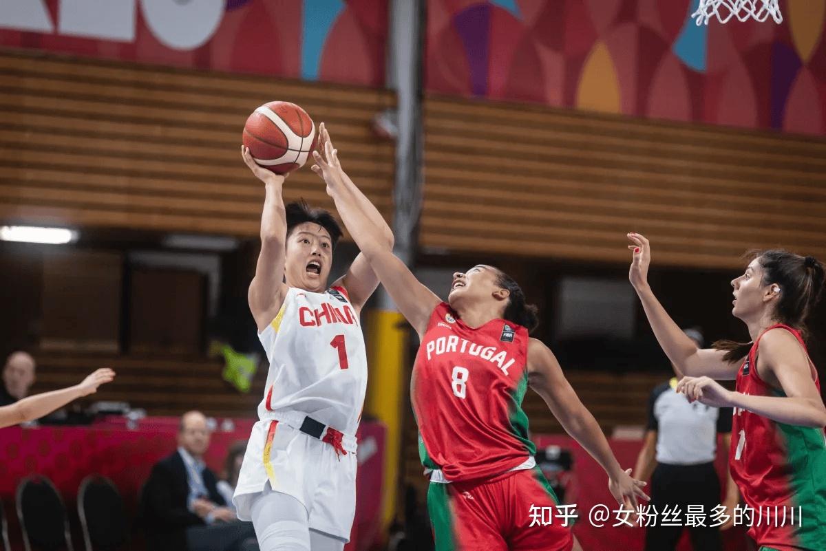 场均19分11板!1米75女篮后卫加冕世青赛篮板王该给机会(u17女篮世青赛赛程)