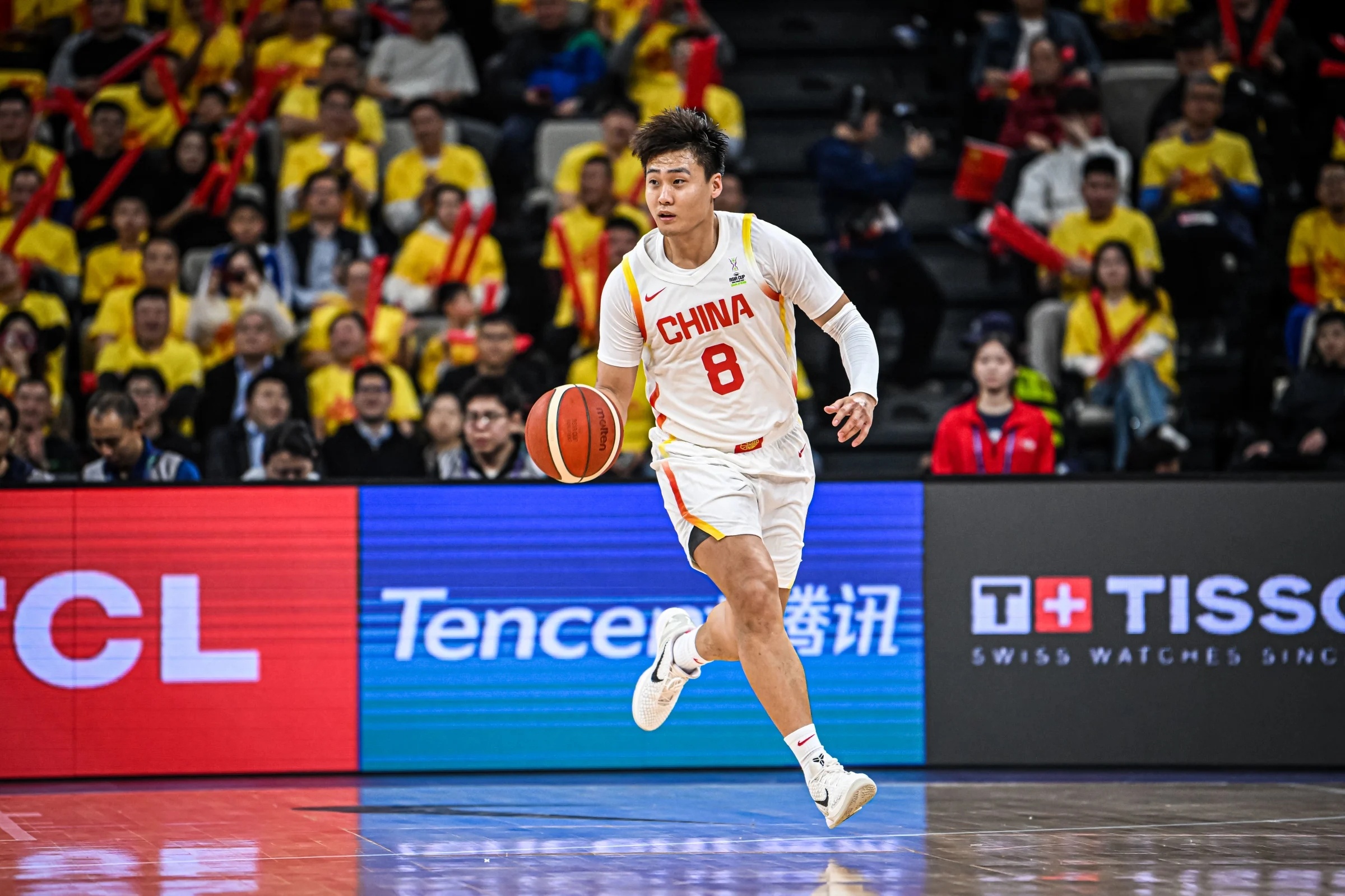 中国男篮集训名单周琦回归赵继伟赵睿在列的简单介绍