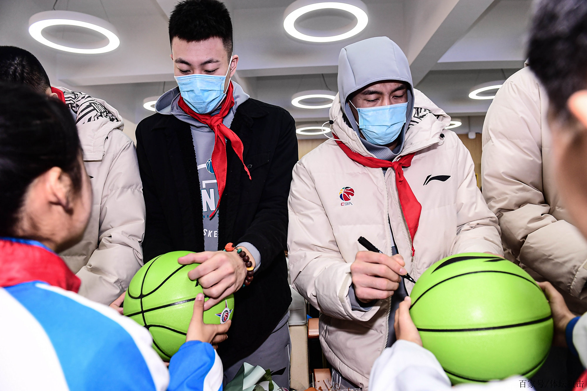 爱游戏体育-宁波男篮分享校园行视频：让梦想的树苗在孩子内心发芽(宁泽涛为什么被国家队开除)